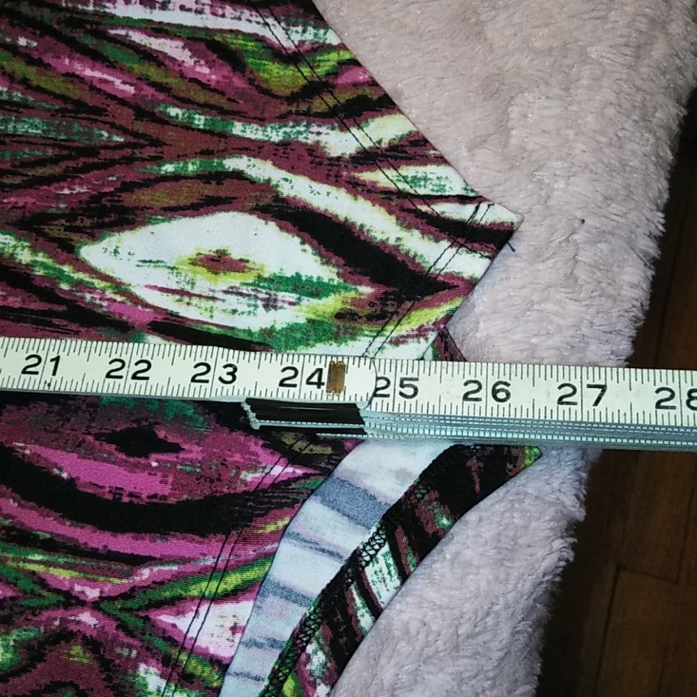 Tribal 💕Razor Back Sharkbite 🦈Hem Tank - Picture 7 of 8